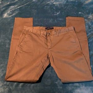 Men’s Zara 32 skinny fit chino.